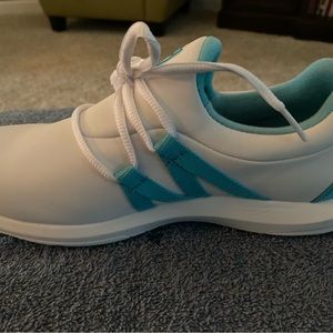 Ladies leather white golf shoes with aqua trim